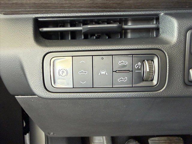 Used 2024 GMC Sierra EV Denali AWD/4WD image 19