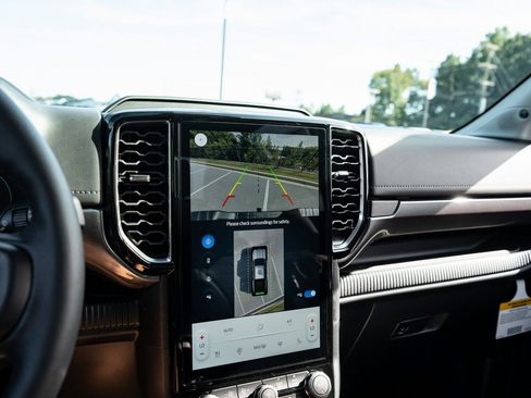 New 2025 Ford Ranger Lariat w/ FX4 Off-Road Package image 24