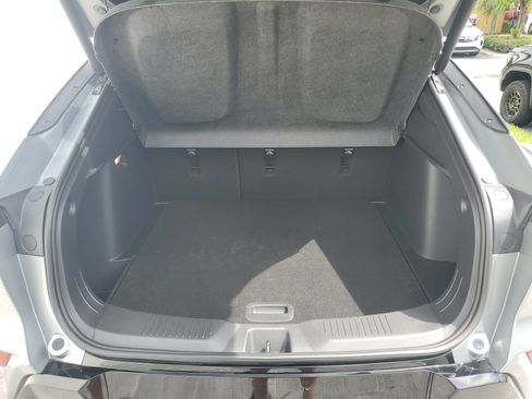 Used 2025 Buick Envista Sport Touring w/ Convenience I Package FWD image 9
