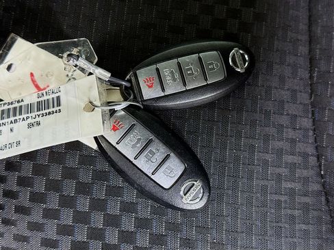 Used 2018 Nissan Sentra SR w/ SR Midnight Edition Package image 31