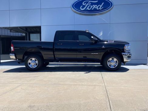 Used 2022 RAM 2500 Big Horn w/ Snow Chief Group AWD/4WD image 3