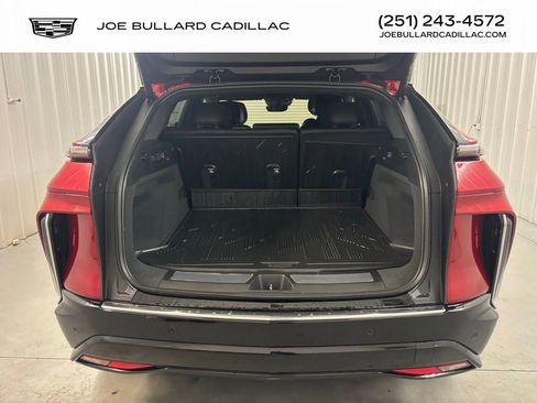 New 2026 Cadillac Lyriq Premium Luxury w/ LPO, Floor Liner Package image 20