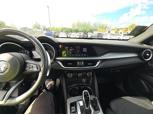 Used 2023 Alfa Romeo Stelvio Veloce AWD/4WD image 13