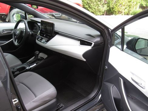 Certified 2025 Toyota Corolla SE FWD image 16