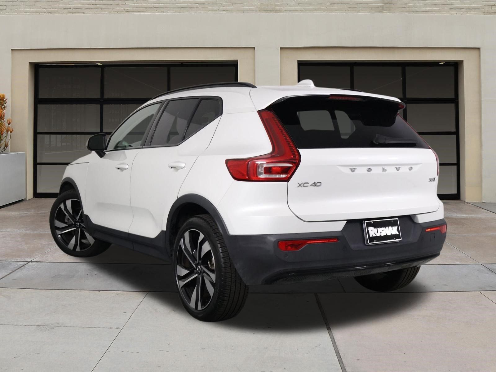 Used 2023 Volvo XC40 B5 Ultimate w/ Protection Package Premier AWD/4WD image 2