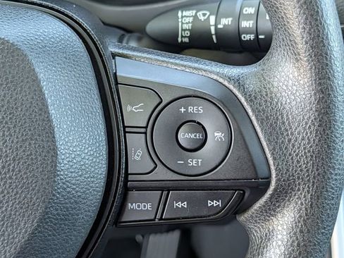 Used 2024 Toyota RAV4 XLE AWD/4WD image 19