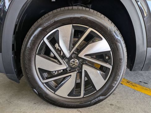 Used 2025 Volkswagen Atlas SE AWD/4WD image 31