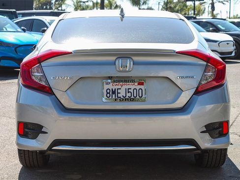 Used 2019 Honda Civic Touring image 8