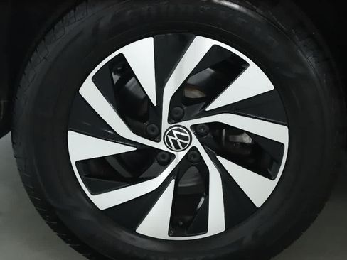 Certified 2026 Volkswagen Tiguan S FWD image 12