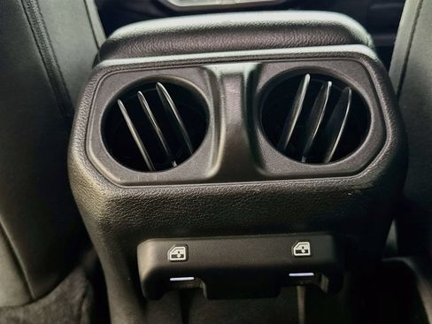 Used 2021 Jeep Wrangler Unlimited Sport AWD/4WD image 29