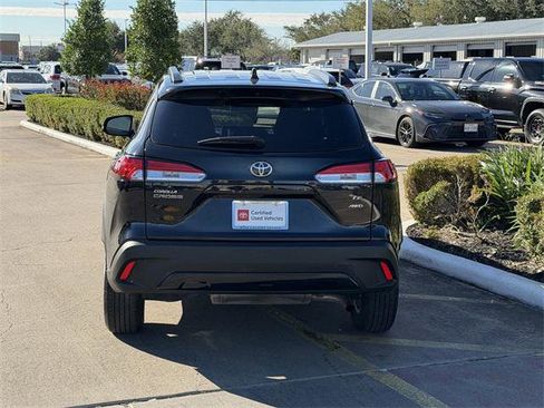 Certified 2024 Toyota Corolla Cross LE image 6