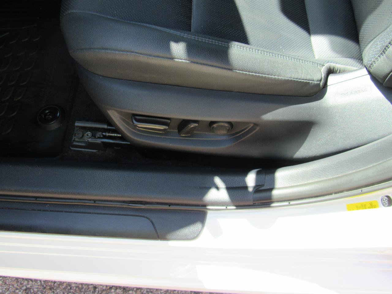 Used 2025 Toyota Camry XSE FWD image 16