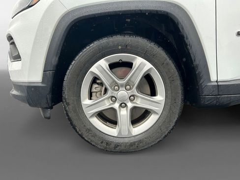 Used 2024 Jeep Compass Latitude w/ Altitude Special Edition AWD/4WD image 15