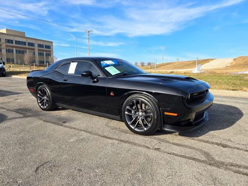 Used 2021 Dodge Challenger R/T Scat Pack image 1