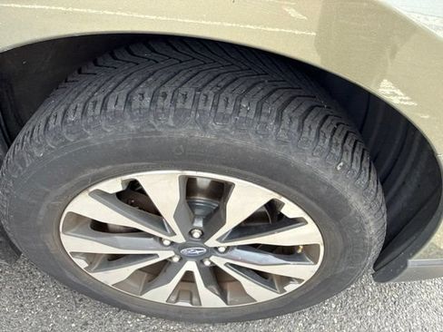 Used 2017 Subaru Outback 2.5i Limited AWD/4WD image 20