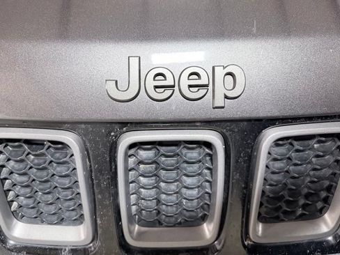 Used 2021 Jeep Compass Latitude FWD image 28