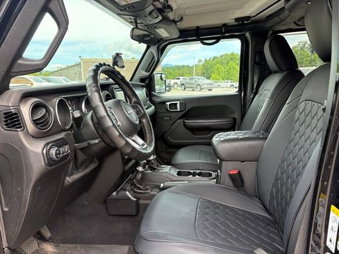Used 2020 Jeep Gladiator Sport w/ Quick Order Package 24S AWD/4WD image 4