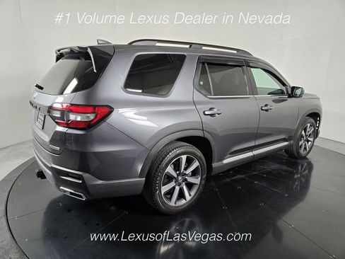 Used 2025 Honda Pilot Touring image 6