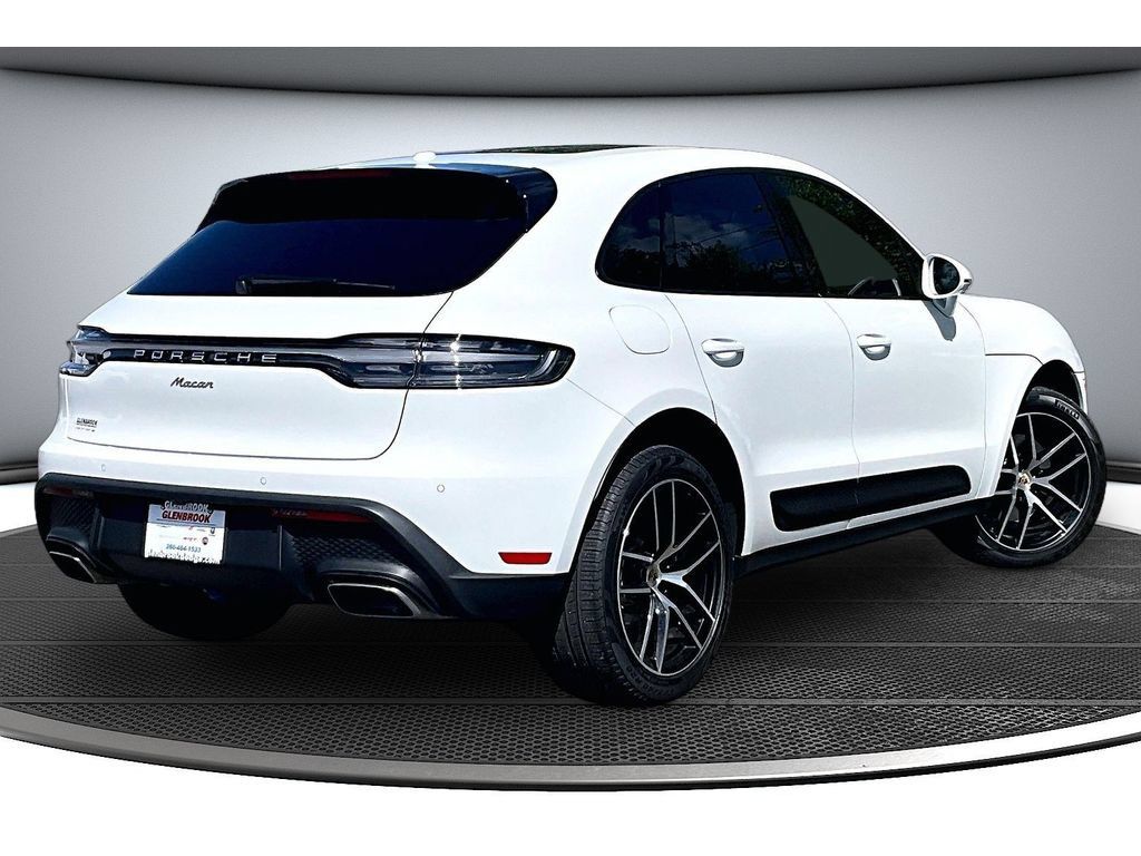 Used 2026 Porsche Macan AWD/4WD image 16