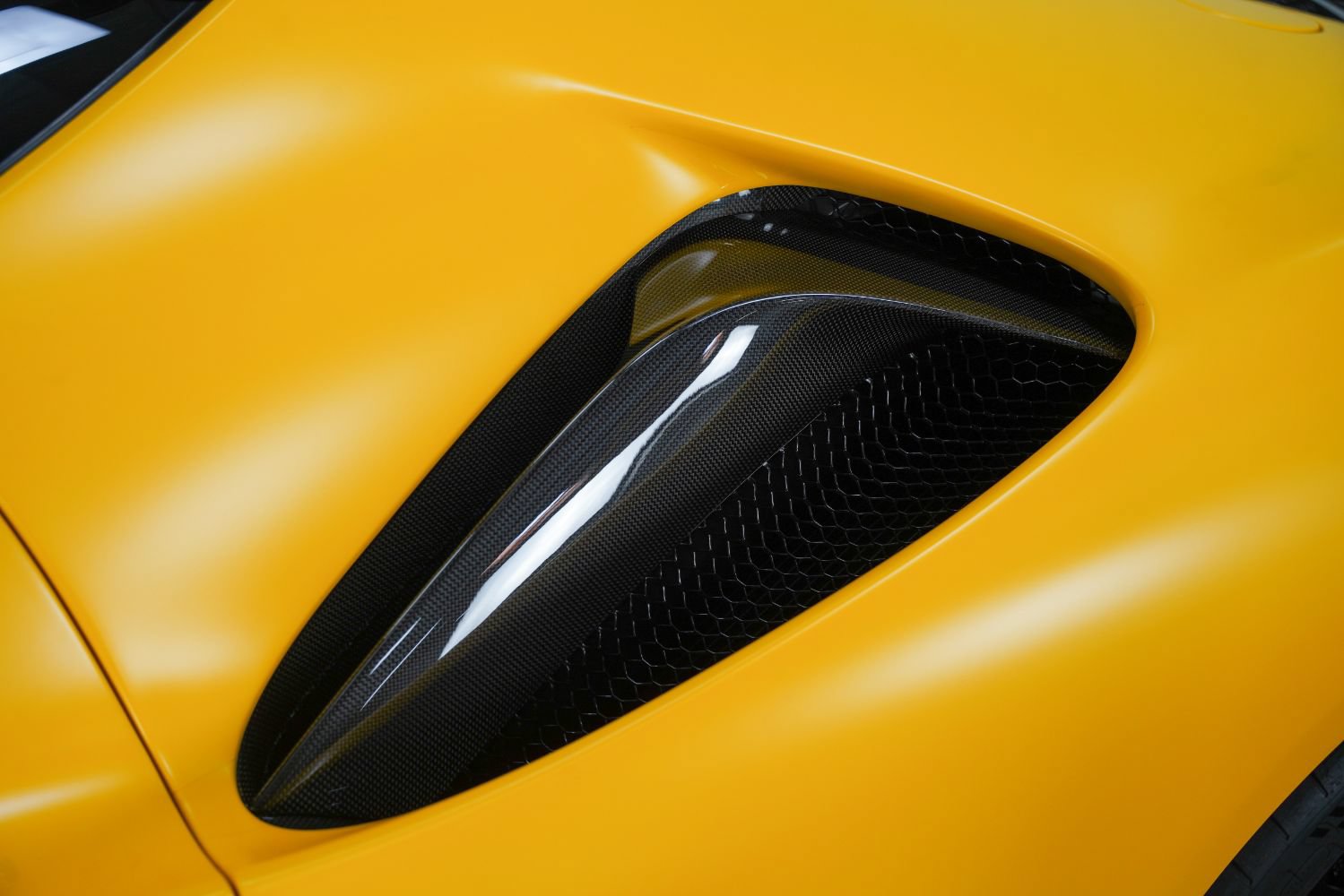 Used 2023 Ferrari SF90 Stradale AWD/4WD image 20