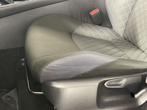 Used 2021 Toyota C-HR XLE FWD image 20
