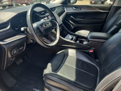 Used 2022 Jeep Grand Cherokee L Limited w/ Luxury Tech Group II AWD/4WD image 10