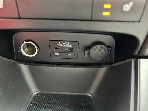 Used 2013 Kia Sorento LX w/ Convenience Pkg image 23