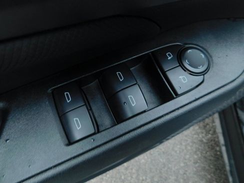 Used 2025 Chevrolet Equinox EV LT image 26