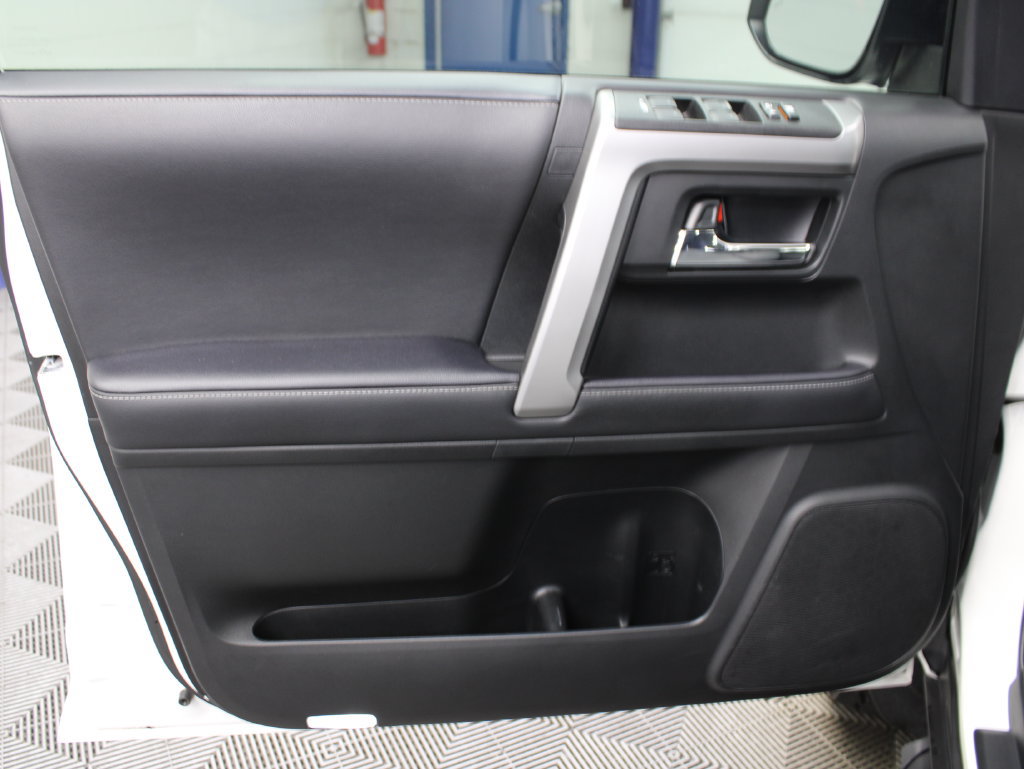 Used 2022 Toyota 4Runner SR5 Premium w/ Moonroof Package AWD/4WD image 54