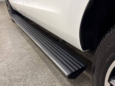 Used 2021 Ford Expedition Max Limited image 18