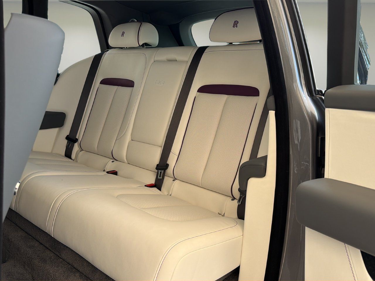 New 2027 Rolls-Royce Cullinan Black Badge AWD/4WD image 16
