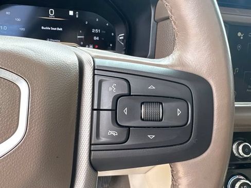 Used 2023 GMC Yukon XL Denali AWD/4WD image 17