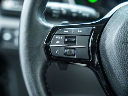 Used 2025 Honda Pilot Elite image 32