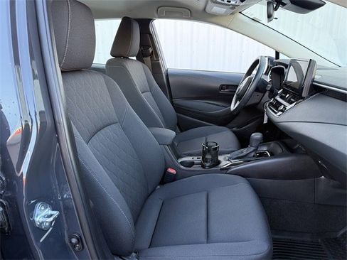 Used 2025 Toyota Corolla LE image 28