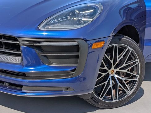 Certified 2024 Porsche Macan AWD/4WD image 10