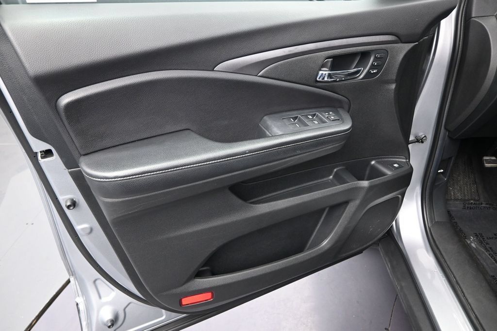 Used 2023 Honda Ridgeline RTL image 11