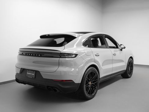 Certified 2024 Porsche Cayenne Coupe AWD/4WD image 12