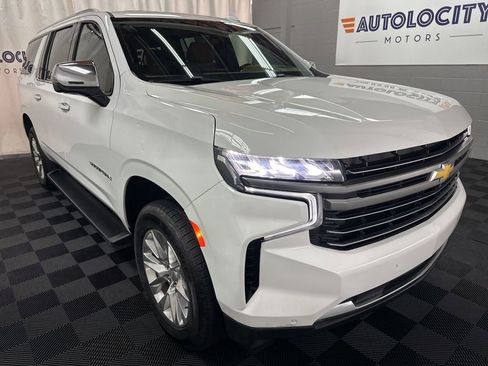 Used 2021 Chevrolet Suburban Premier w/ Premium Package AWD/4WD image 2