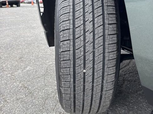 Used 2023 Chevrolet Tahoe Premier RWD image 35