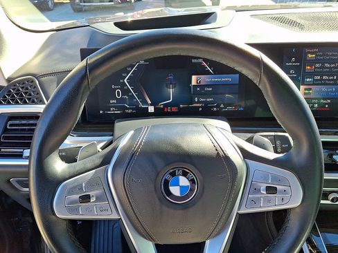 Used 2025 BMW X7 xDrive40i w/ Premium Package image 22