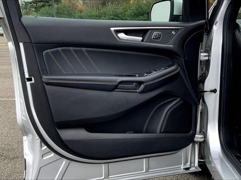 Used 2019 Ford Edge ST w/ Cold Weather Package image 20