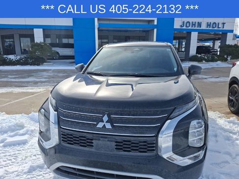 Used 2024 Mitsubishi Outlander SE Black Edition image 8