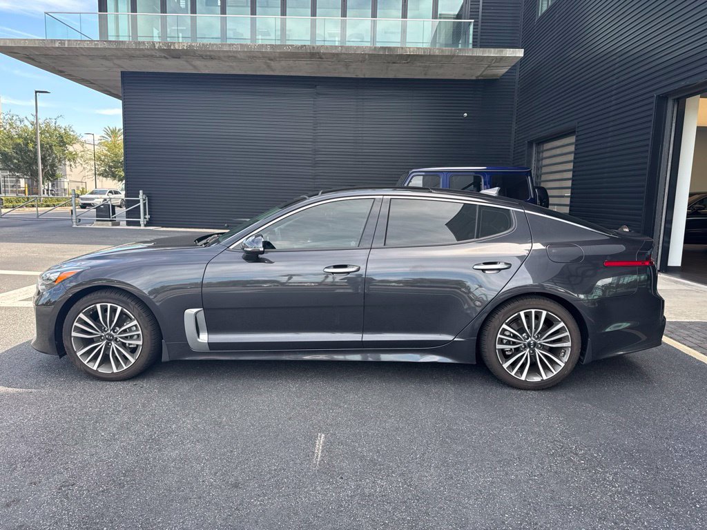 Used 2019 Kia Stinger Premium RWD image 2