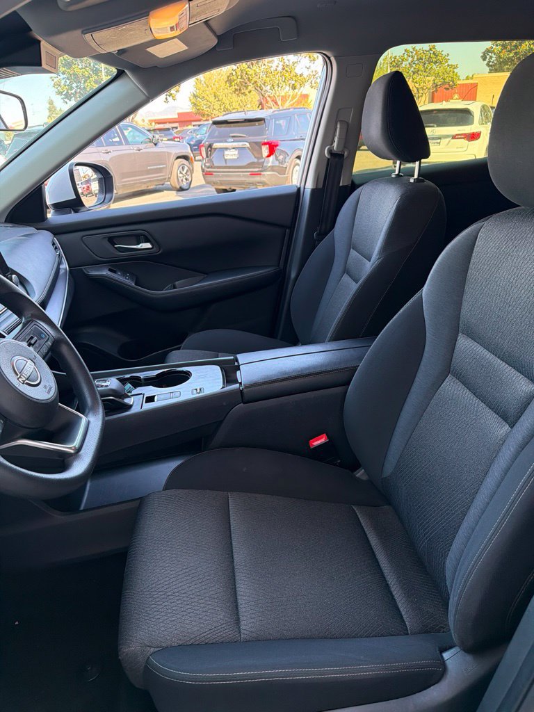 Used 2024 Nissan Rogue SV FWD image 6