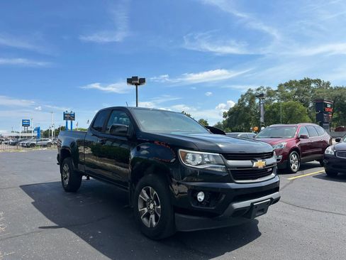 Used 2017 Chevrolet Colorado Z71 AWD/4WD image 2