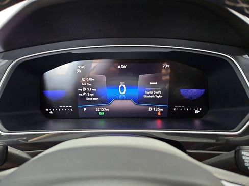 Certified 2024 Volkswagen Tiguan SE FWD image 20
