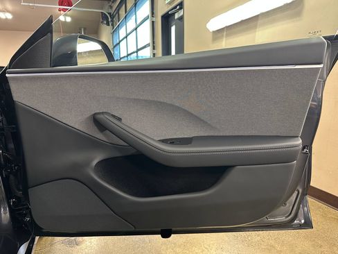 Used 2025 Tesla Model 3 Long Range RWD image 31