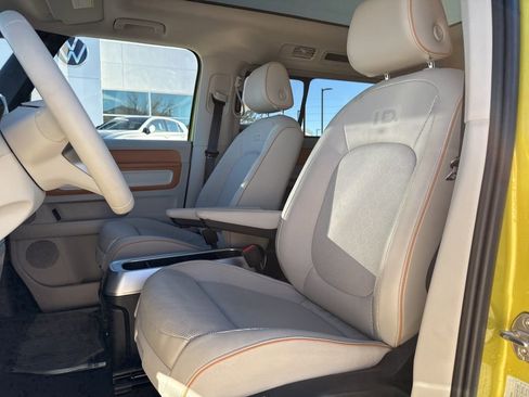 Used 2025 Volkswagen ID. Buzz 1st Edition image 10