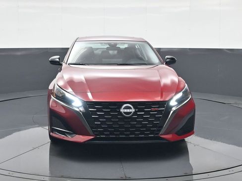 New 2025 Nissan Altima 2.5 SR w/ SR Premium Package image 2