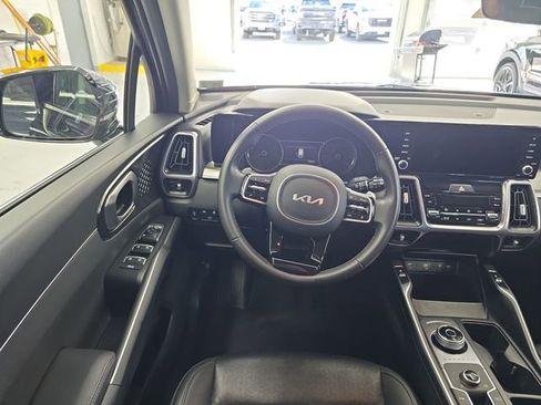 Certified 2023 Kia Sorento EX image 12